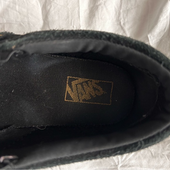 Vans bunny sneaks! Girls - Size 4 - Picture 4 of 4